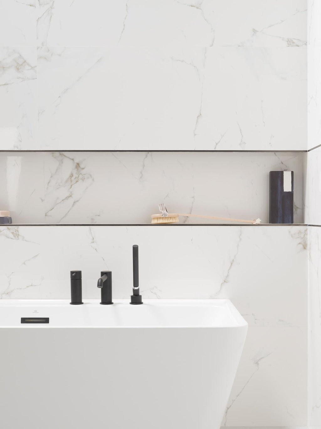 Porcelanosa Yer Karosu Marmol Carrara Blanco Parlak  43,5 x 43,5 cm — Porcelanosa seri görseli